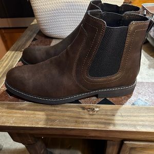 Men’s Chelsea style boots